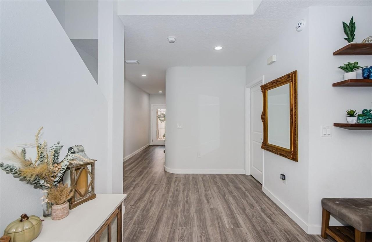 1954 Freedom Dr - Photo 6 of 31