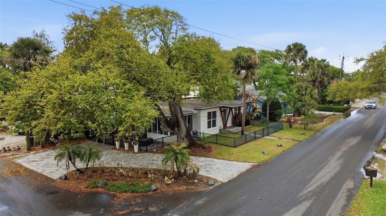 306 S Pine St - Photo 6 of 32