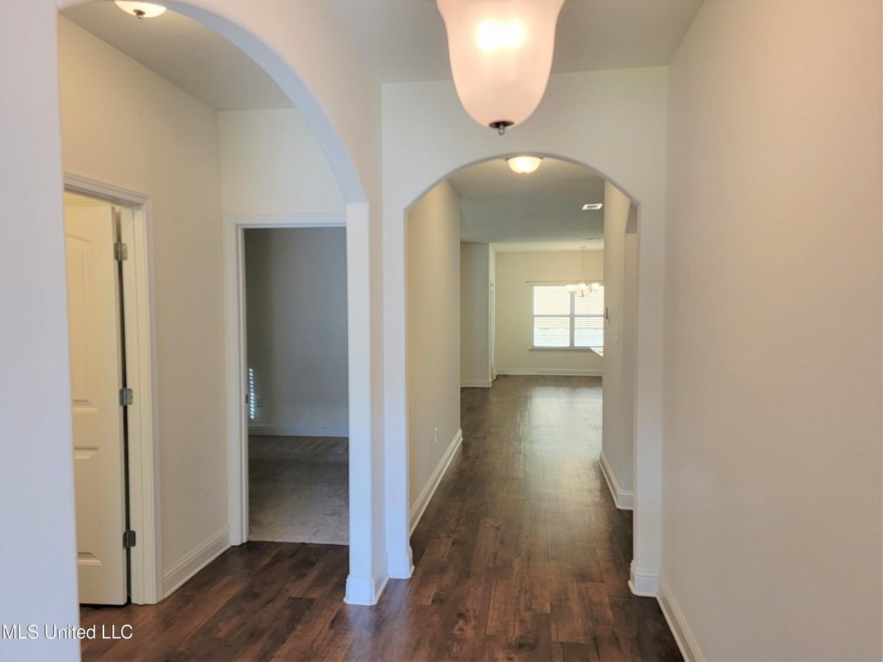 11604 Caroline Ct - Photo 2 of 11