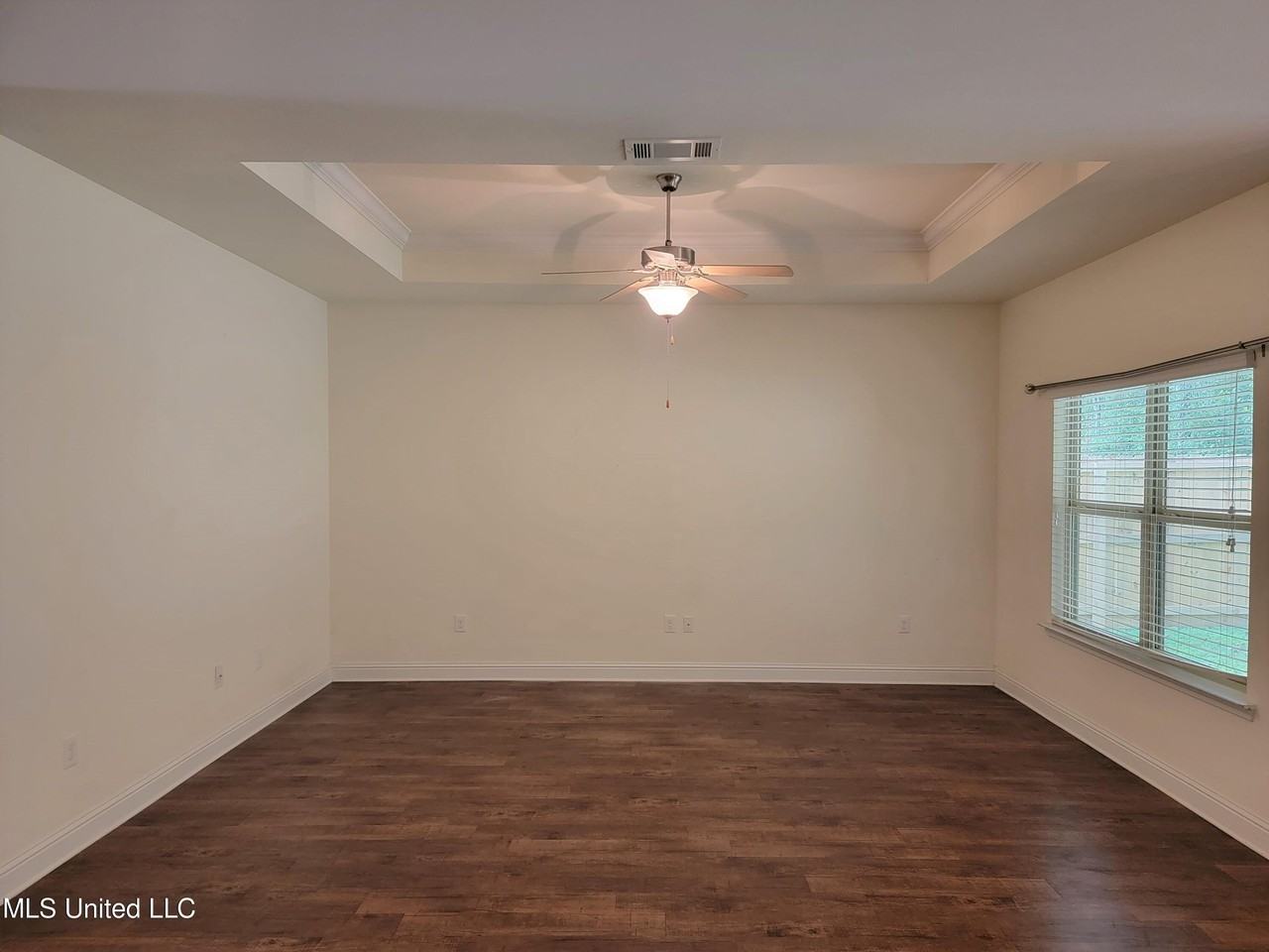 11604 Caroline Ct - Photo 5 of 11