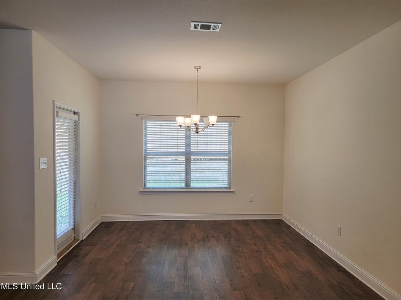 11604 Caroline Ct - Photo 6 of 11