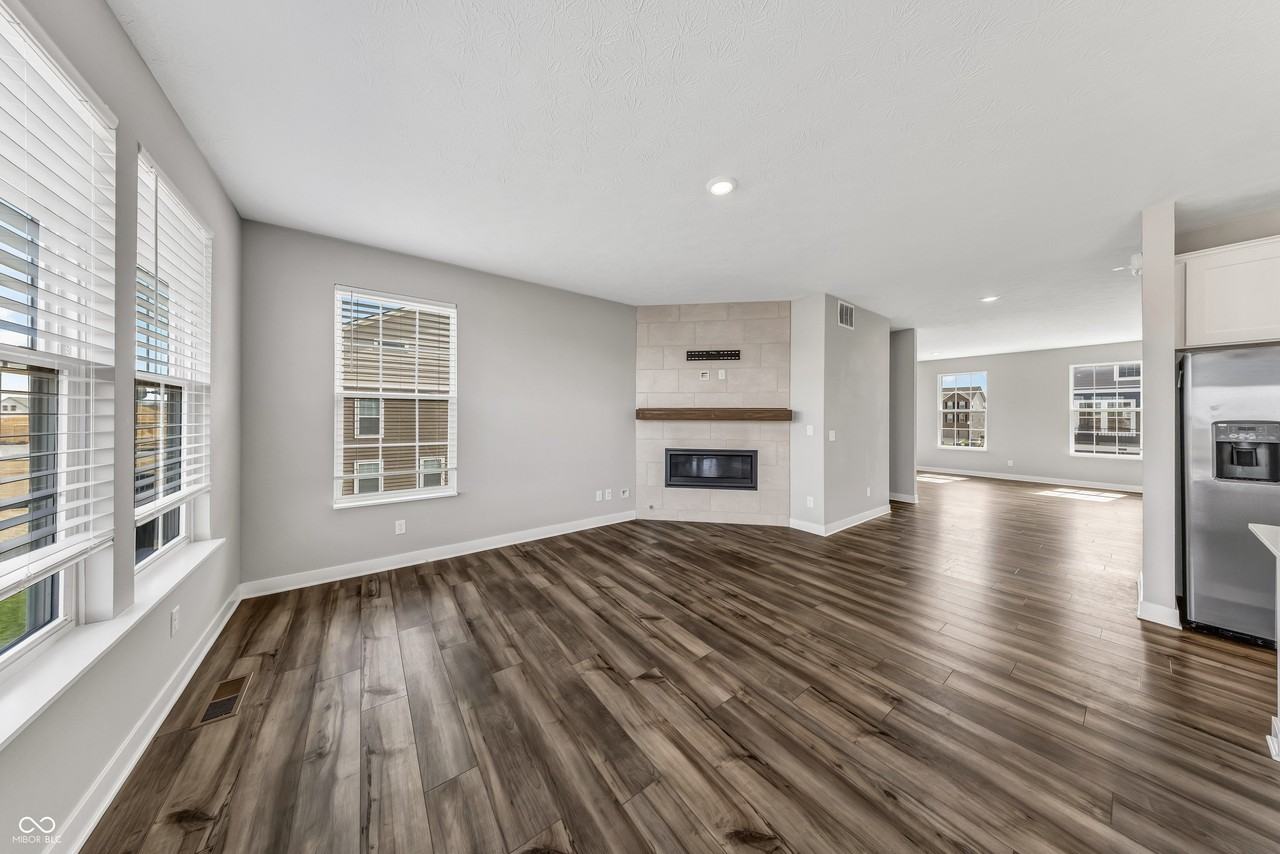 6988 Sunstone Pl - Photo 4 of 15