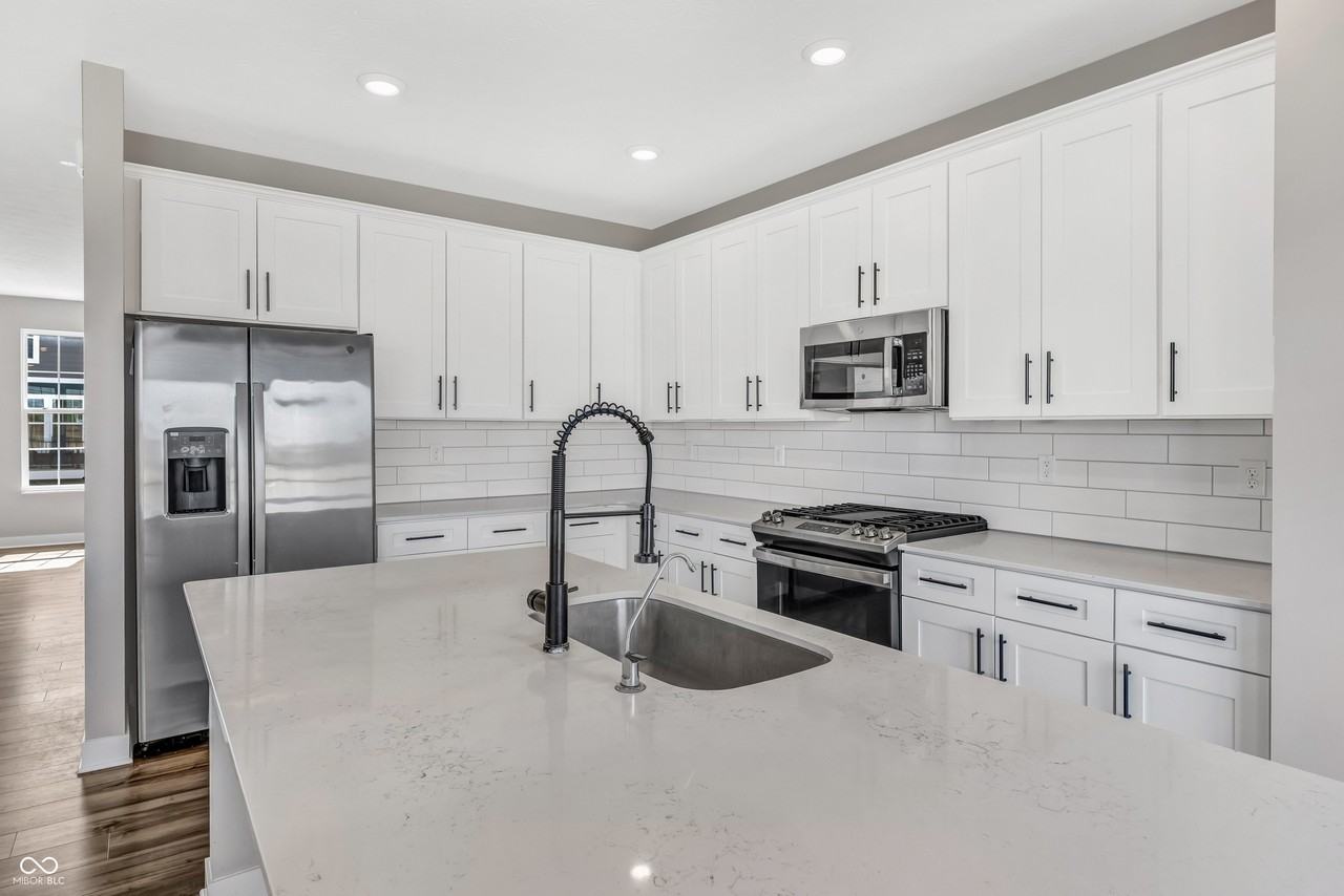 6988 Sunstone Pl - Photo 7 of 15