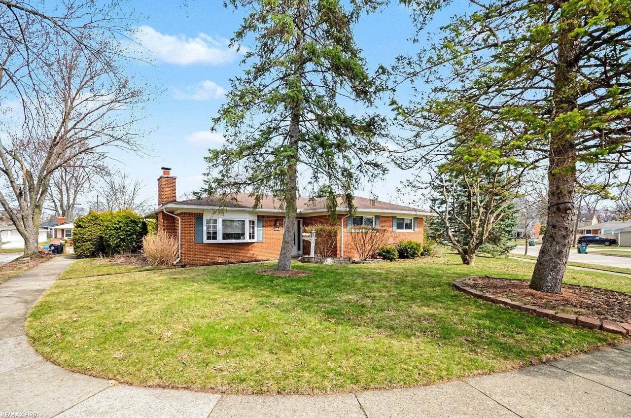 3902 Springer Ave - Photo 4 of 22