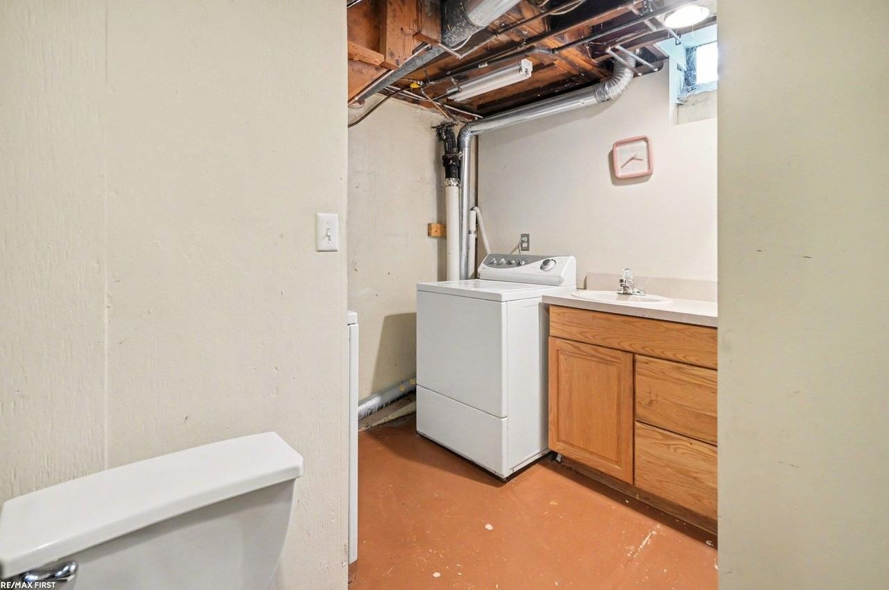 3902 Springer Ave - Photo 5 of 22