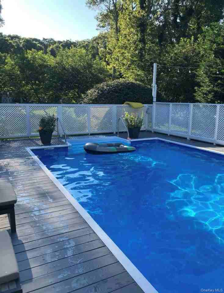 23 N Westbury Rd - Photo 4 of 19