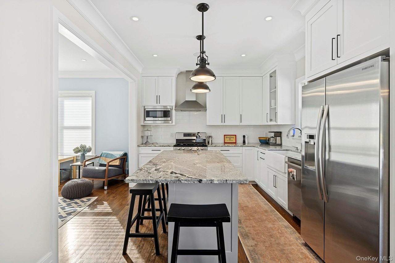 134A Montauk Hwy - Photo 4 of 16