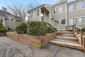 featured image of 132 Stone Mdw