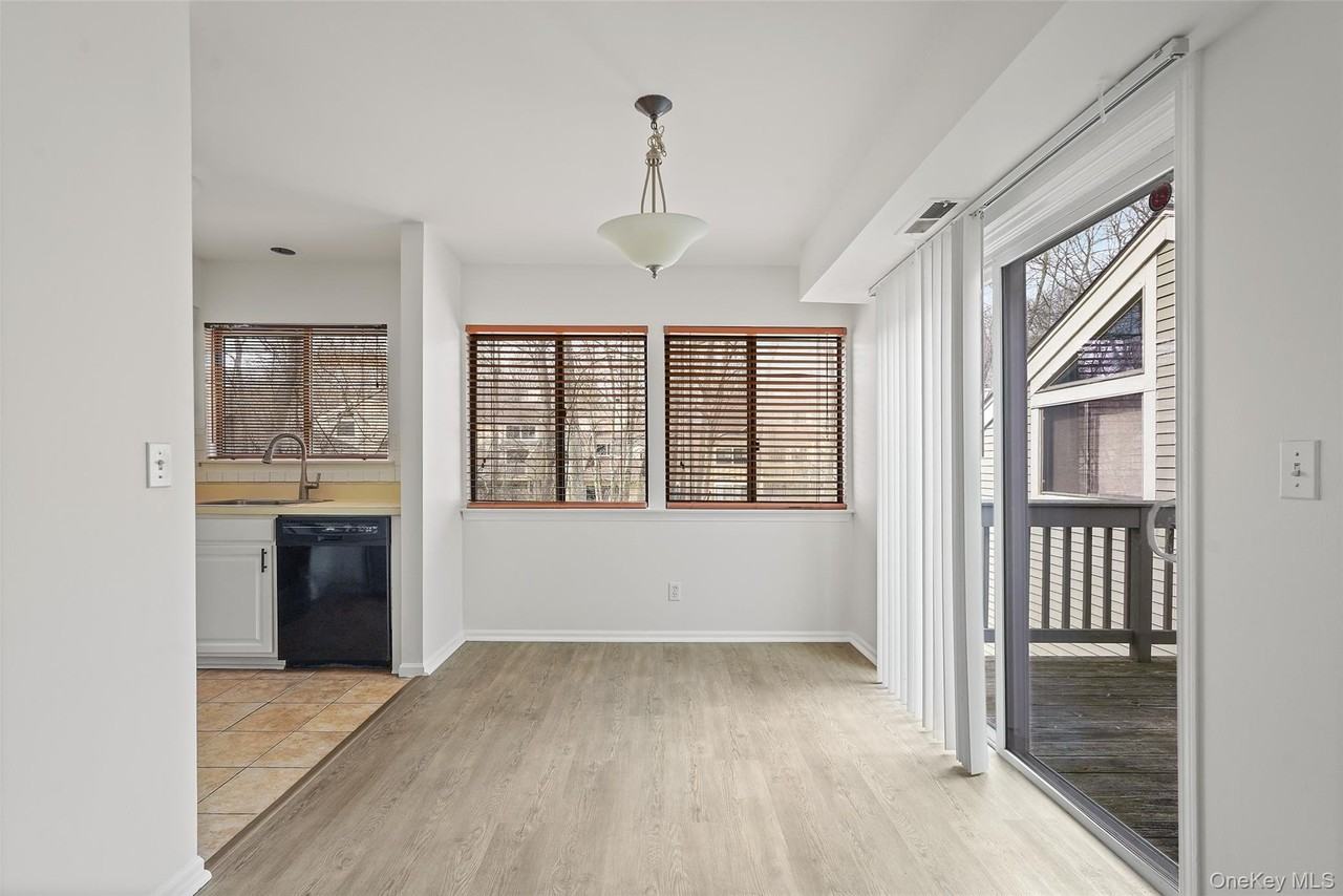 132 Stone Mdw - Photo 5 of 16