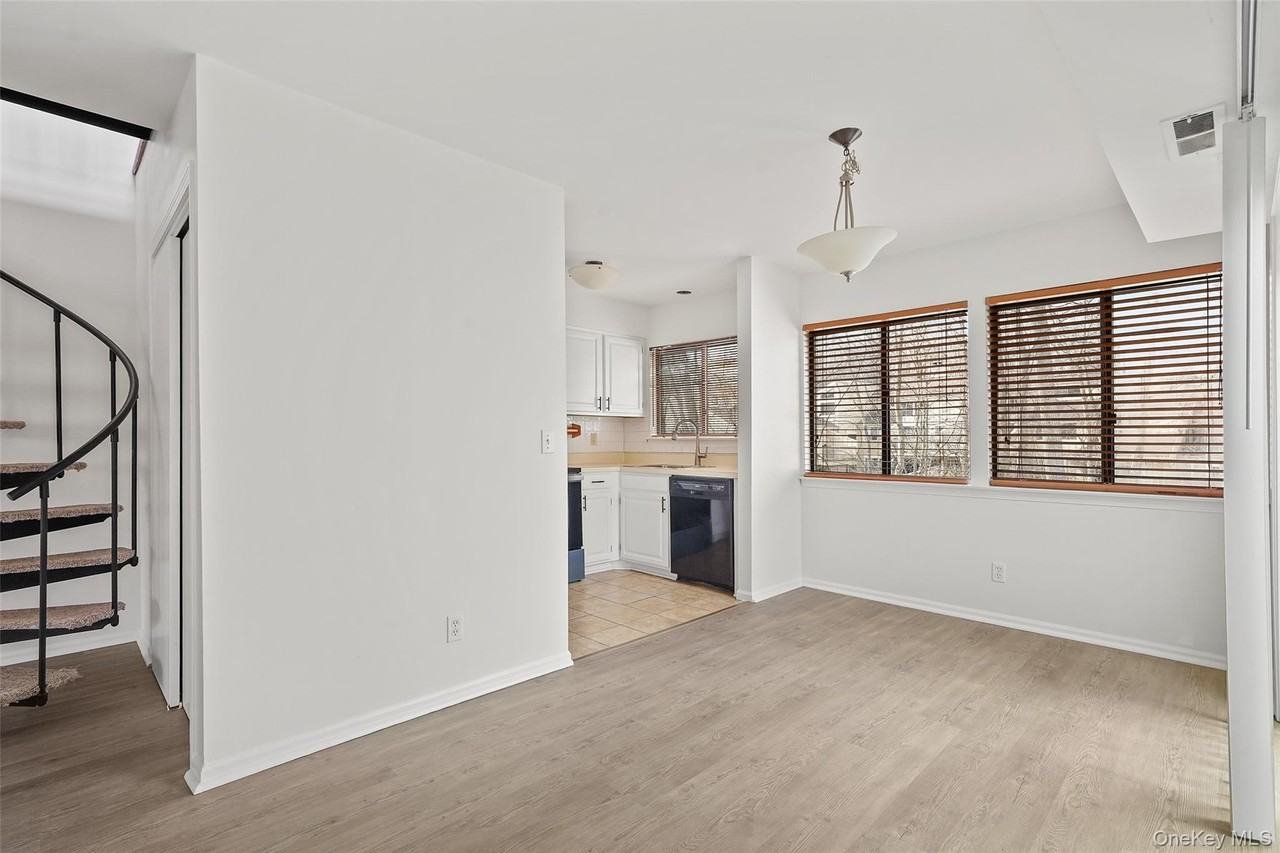 132 Stone Mdw - Photo 6 of 16