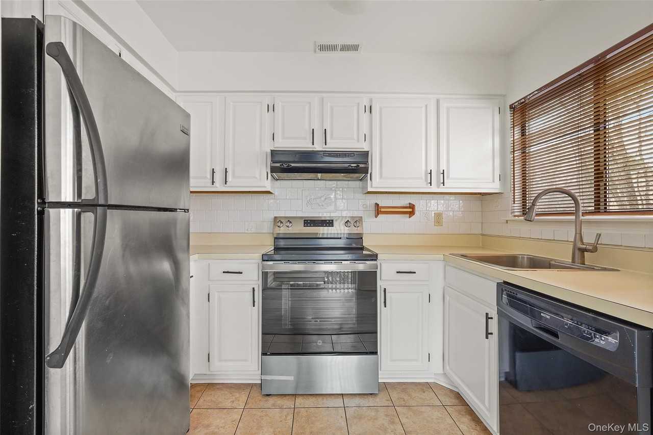 132 Stone Mdw - Photo 7 of 16