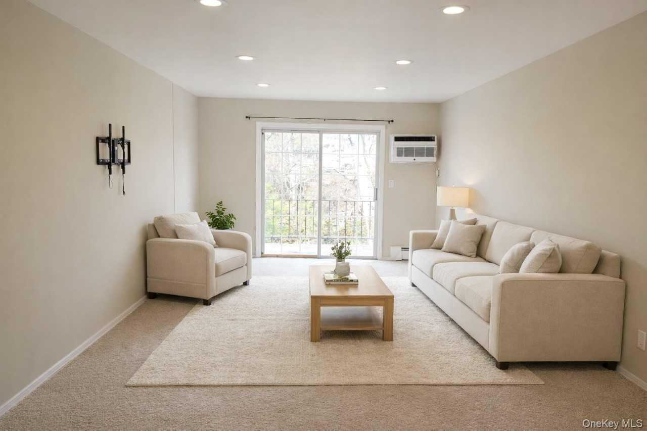 100 Towne House Vlg Unit 805 - Photo 4 of 20