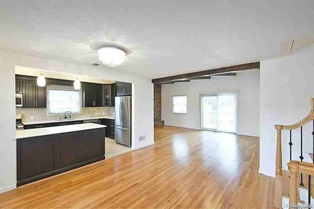 6 Patricia St - Photo 4 of 17