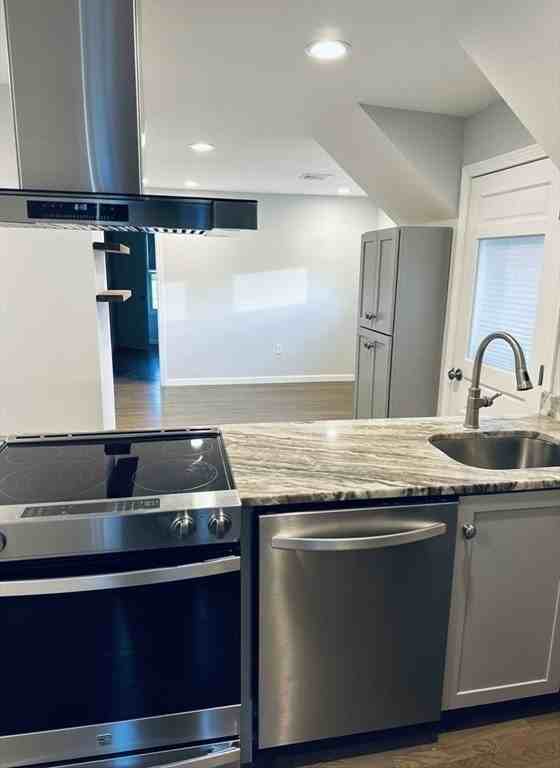 252 Eastern Ave Unit 3 - Photo 5 of 21