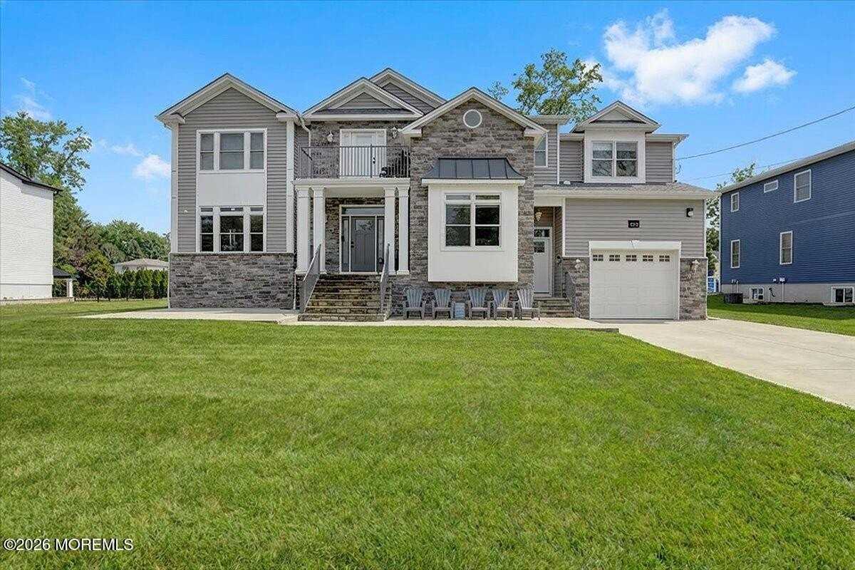 475 Monmouth Pl - Photo 2 of 50