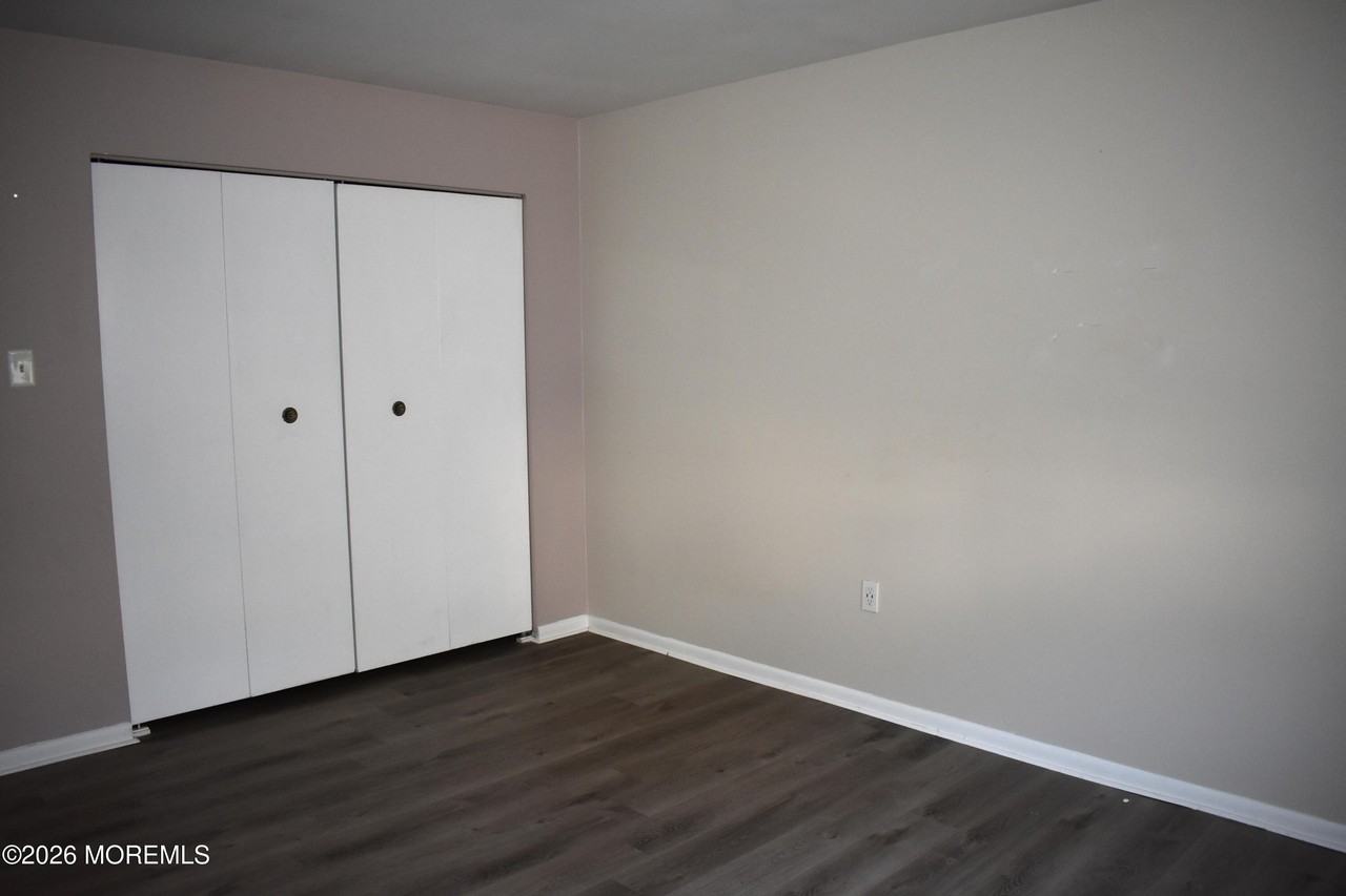 27 Pin Oak Ln - Photo 5 of 9