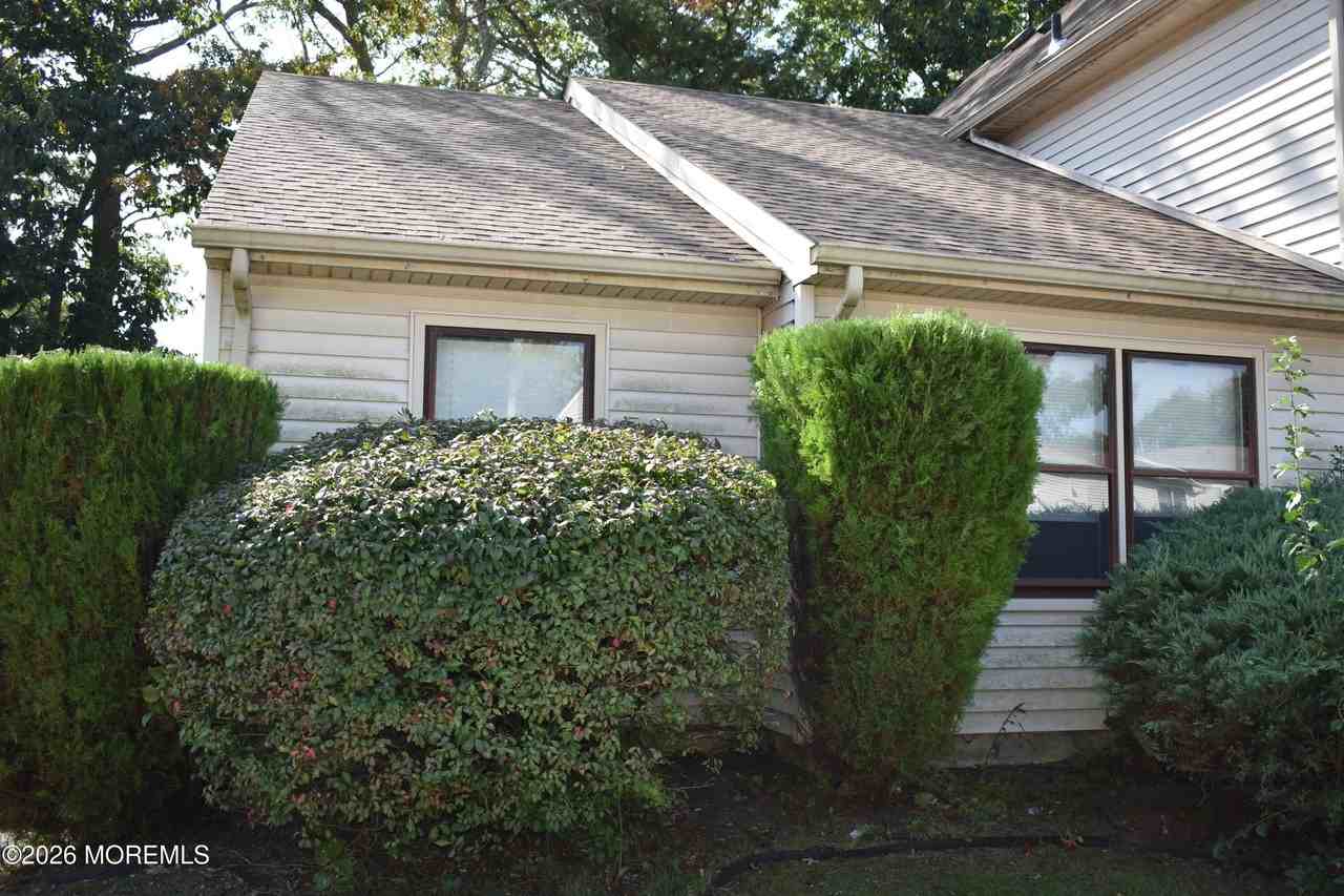 27 Pin Oak Ln - Photo 6 of 9