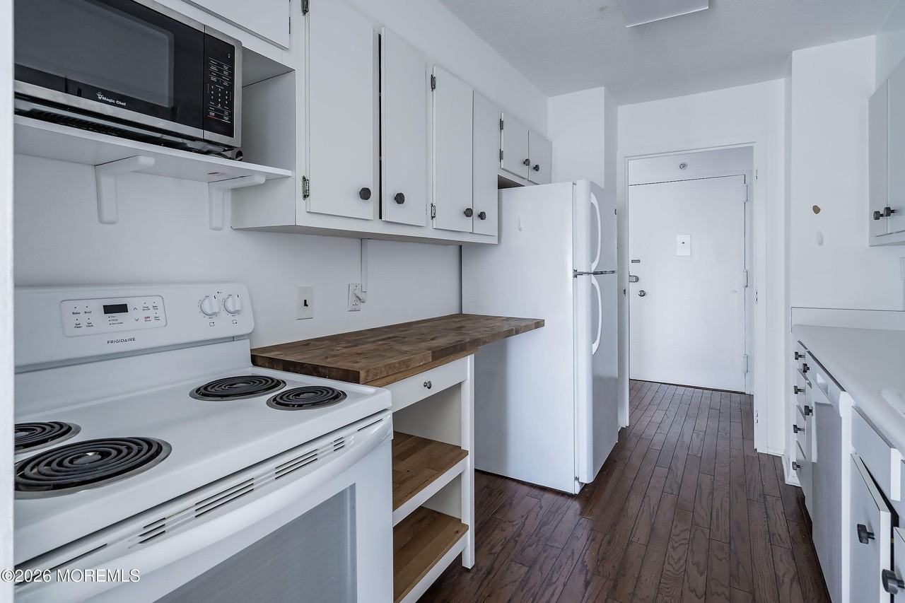 787 Ocean Ave #508 - Photo 6 of 25