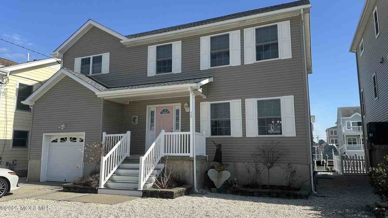 59 Weaver Dr