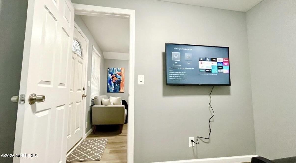 1718 White St Unit 2 - Photo 5 of 18