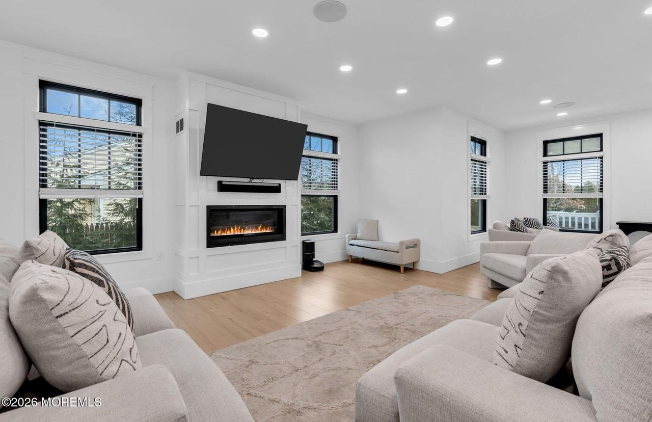 2017 5th Ave - Photo 5 of 34