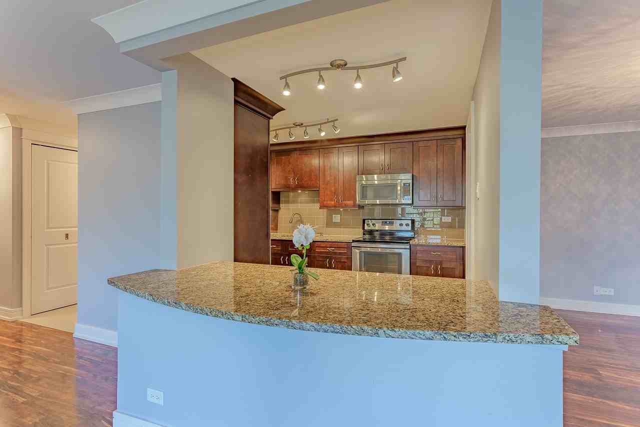 1615 E Central Rd Unit 401a - Photo 4 of 18