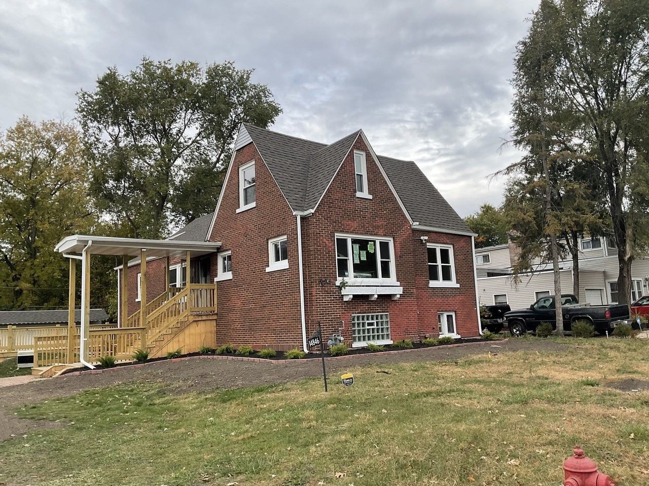 14846 Woodlawn Ave - Photo 2 of 12