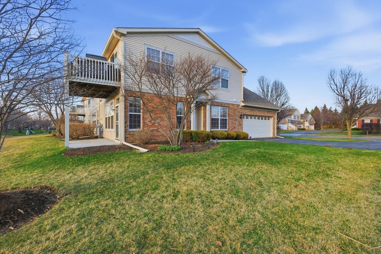 1586 Millbrook Dr - Photo 2 of 37