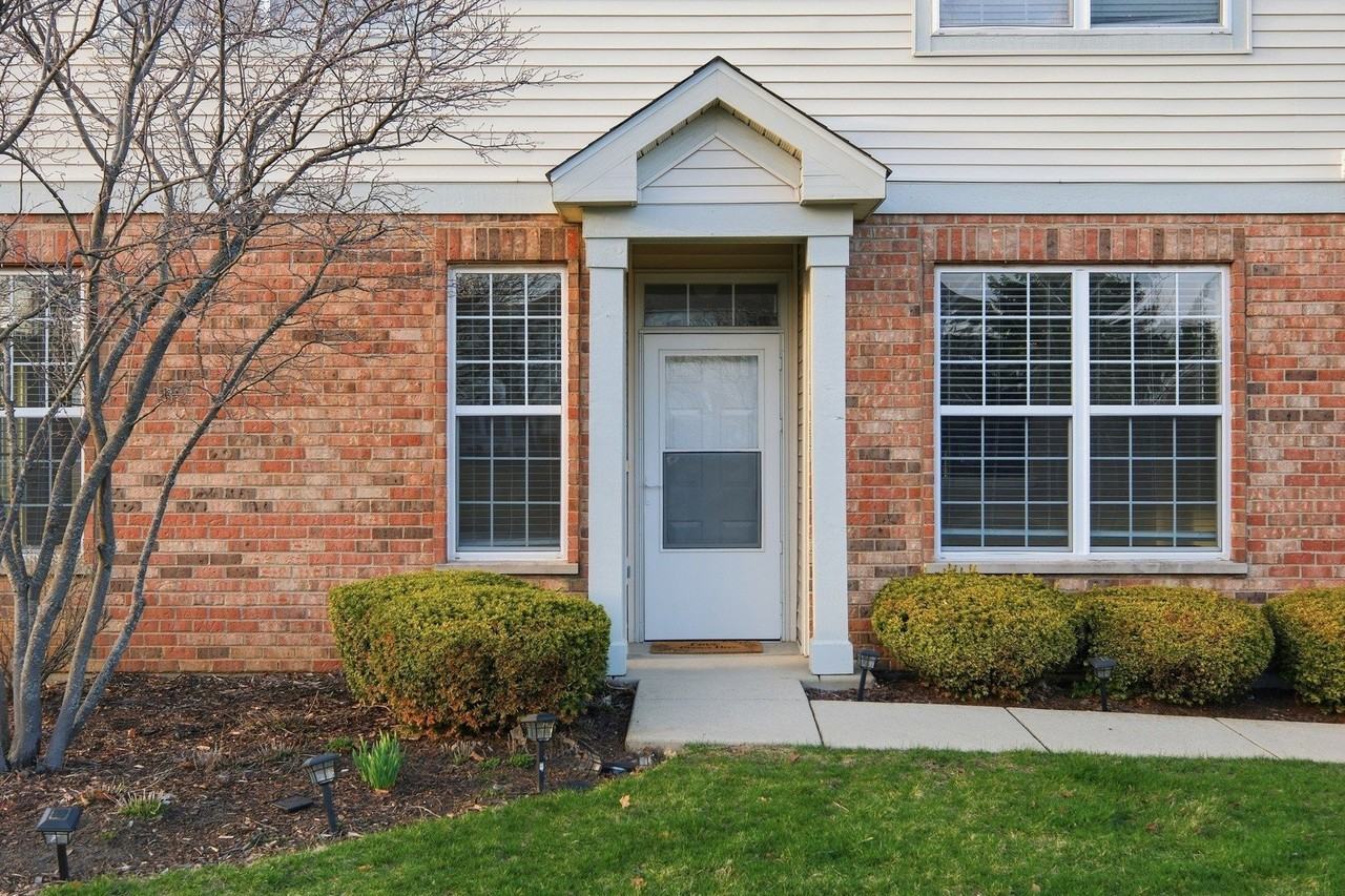 1586 Millbrook Dr - Photo 4 of 37