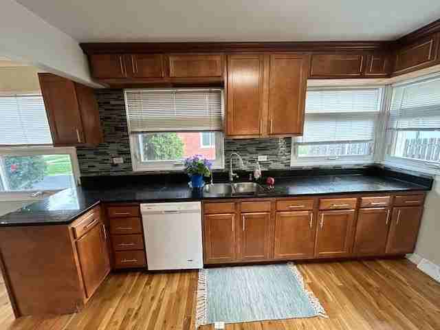 312 N Reuter Dr - Photo 6 of 23