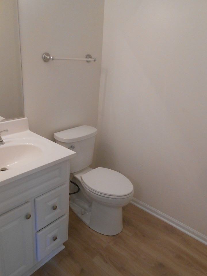 2122 Rugen Rd #C - Photo 6 of 18