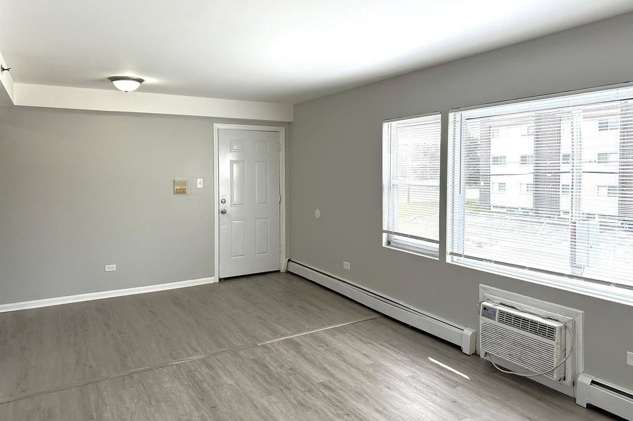 8635 S 84th Ct Unit 2s - Photo 3 of 12