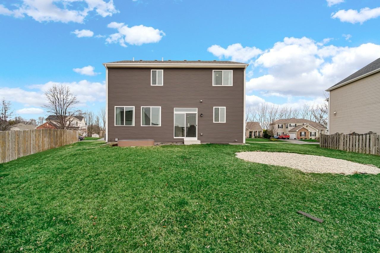 2155 Greenview Dr - Photo 4 of 26