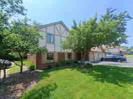 featured image of 905 Knottingham Dr Apt 2a