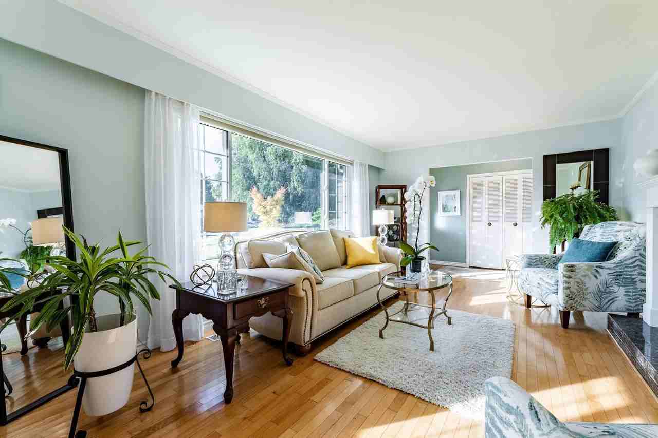 5117 12 Avenue - Photo 4 of 20