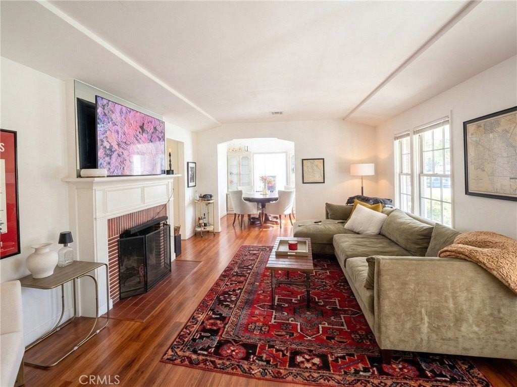 4332 Sunnyslope Ave - Photo 2 of 19