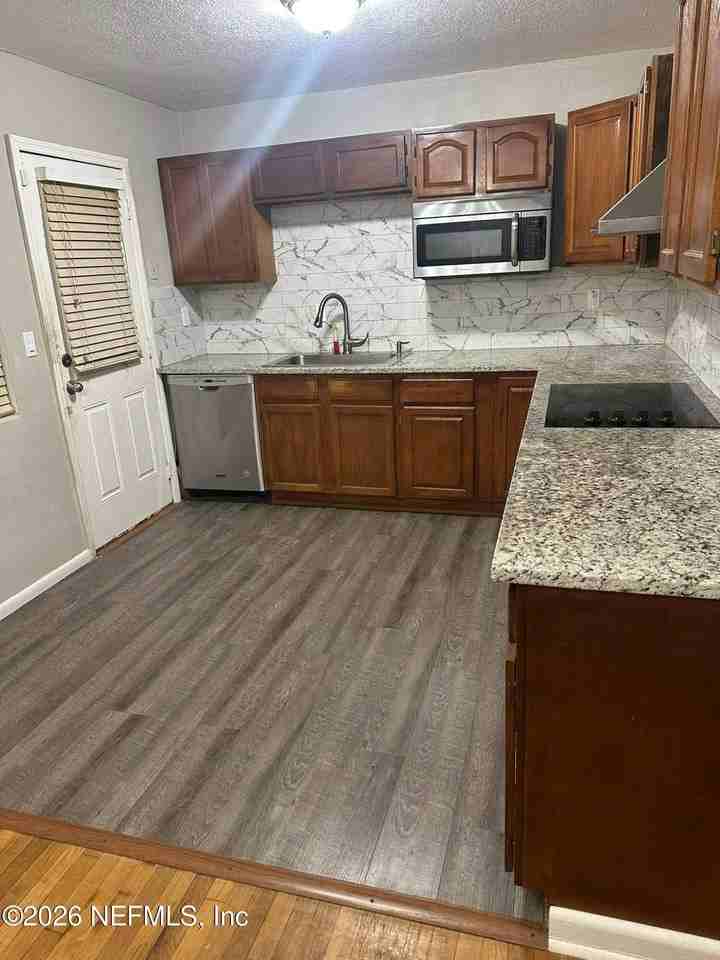 1744 Debutante Dr - Photo 4 of 10