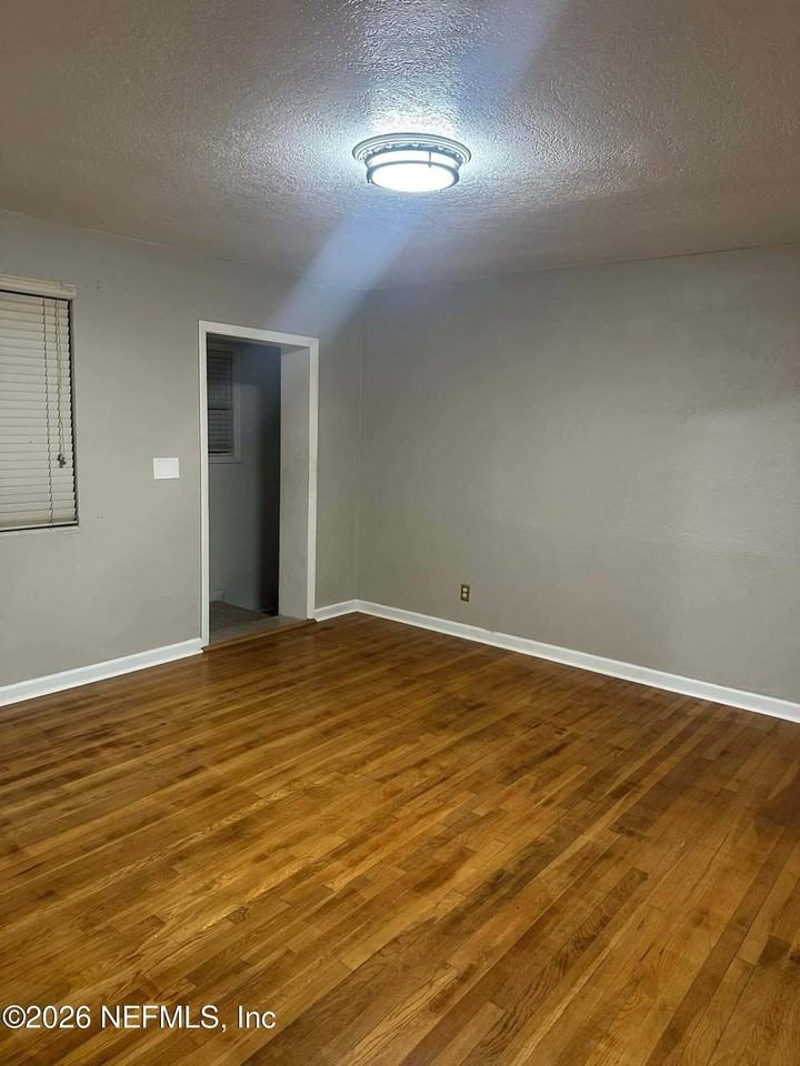 1744 Debutante Dr - Photo 6 of 10