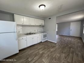 3250 Phyllis St - Photo 1 of 1