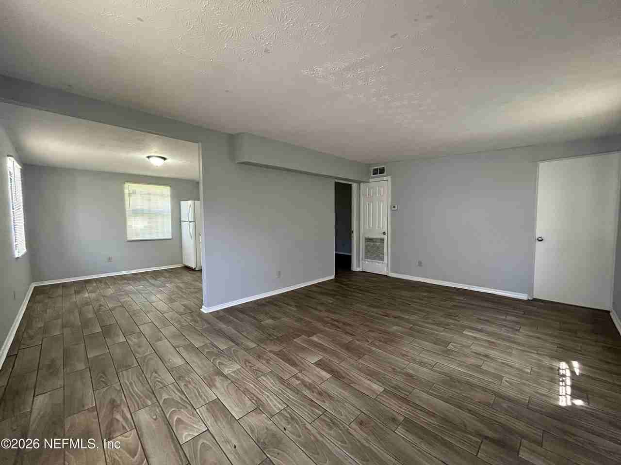 3250 Phyllis St - Photo 2 of 9