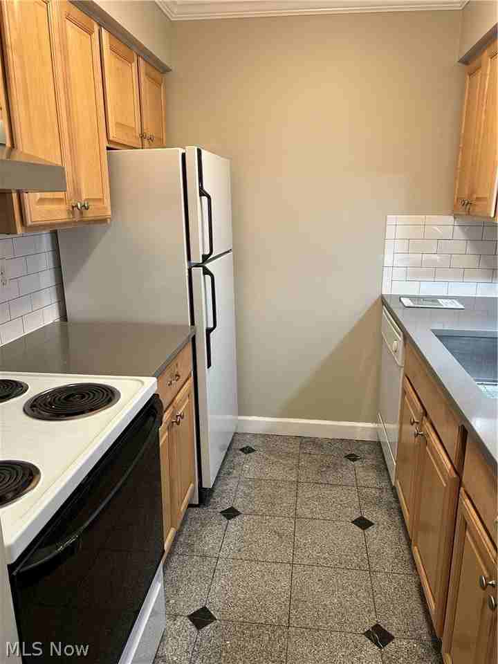 23875 David Dr Unit 106 - Photo 5 of 28