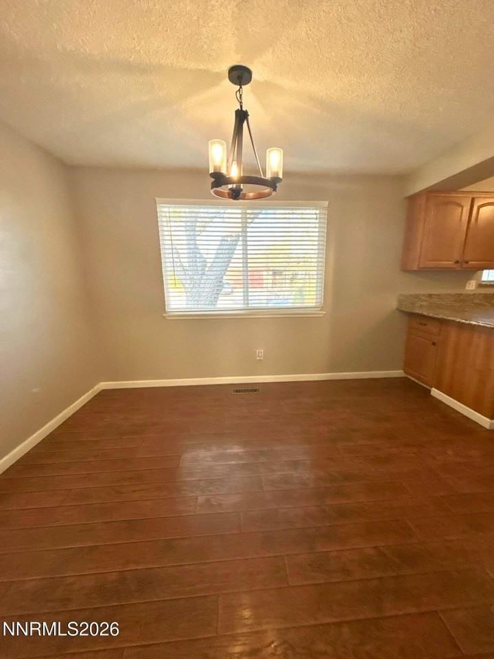 415 Sycamore St - Photo 5 of 18