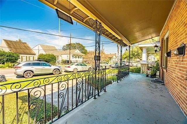 535 Jefferson Ave - Photo 3 of 17