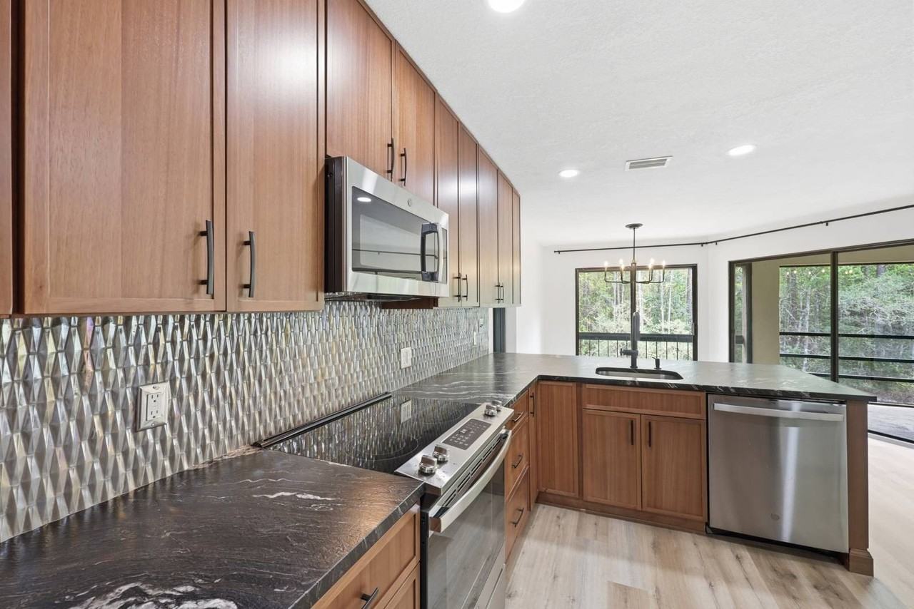 8753 Como Lake Dr - Photo 4 of 27