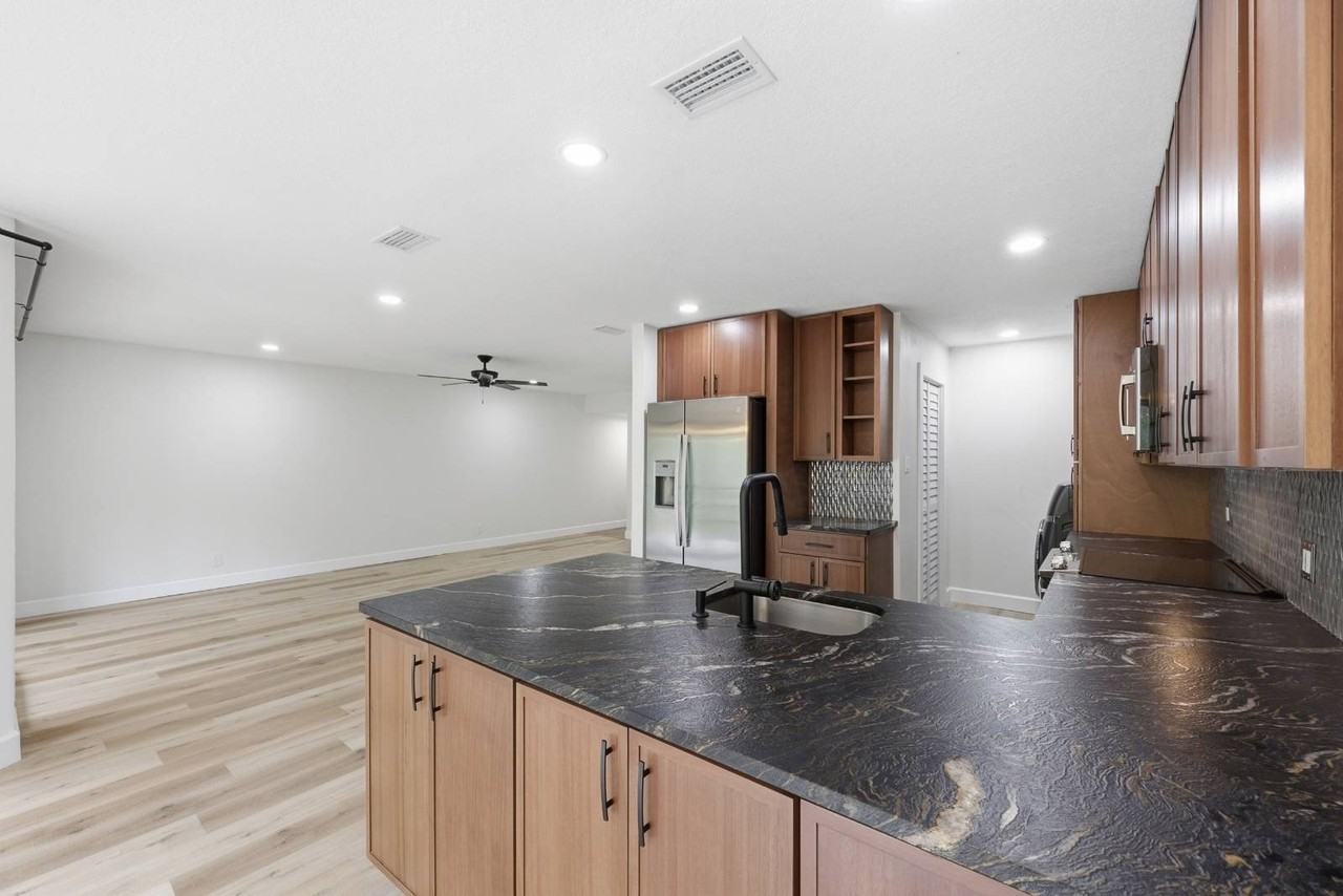 8753 Como Lake Dr - Photo 6 of 27