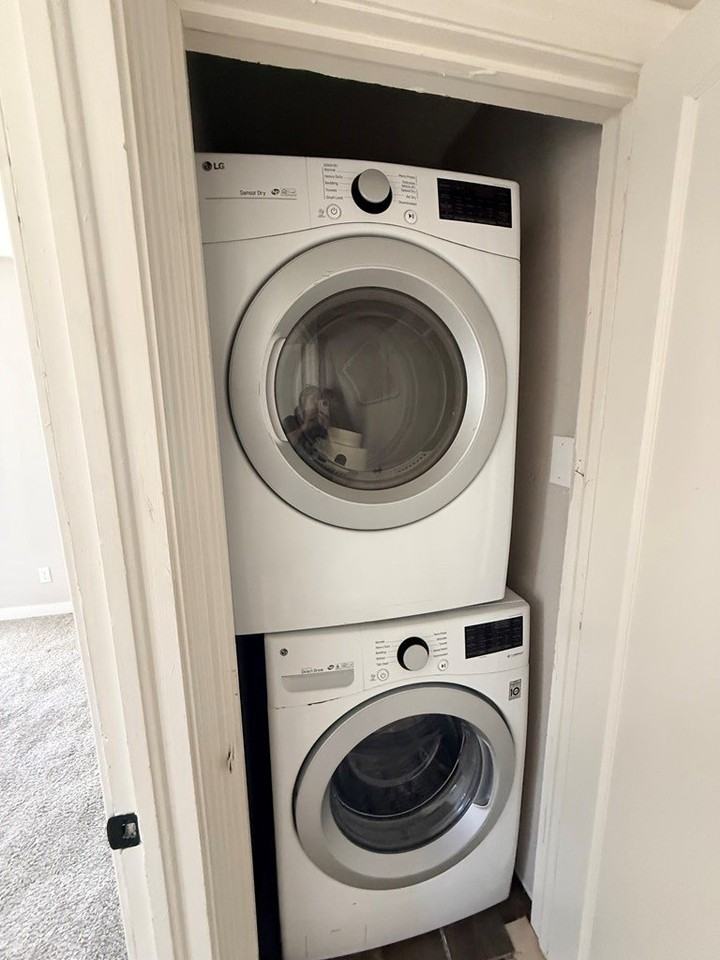 1421 N Lauderdale Ave - Photo 4 of 11