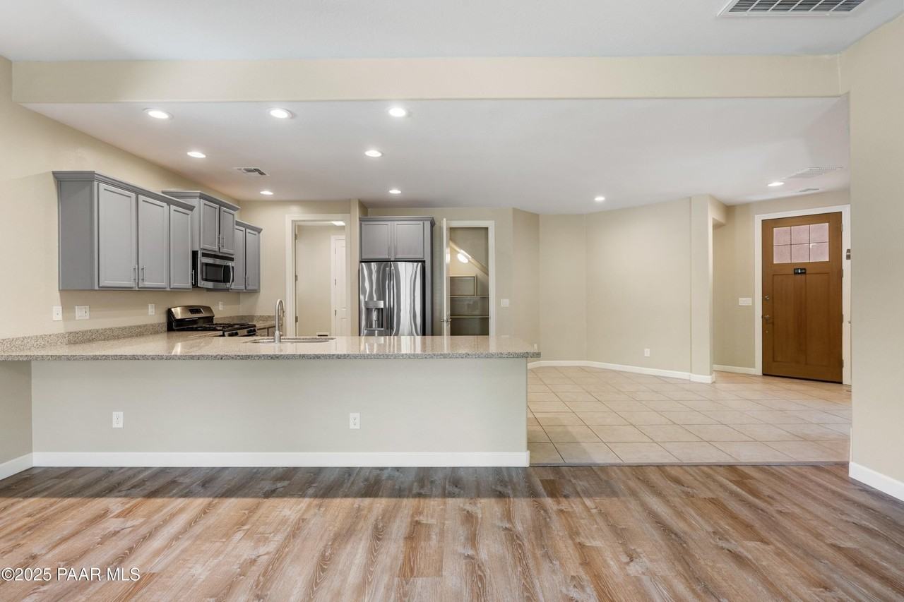 2416 Alberta Way - Photo 6 of 26