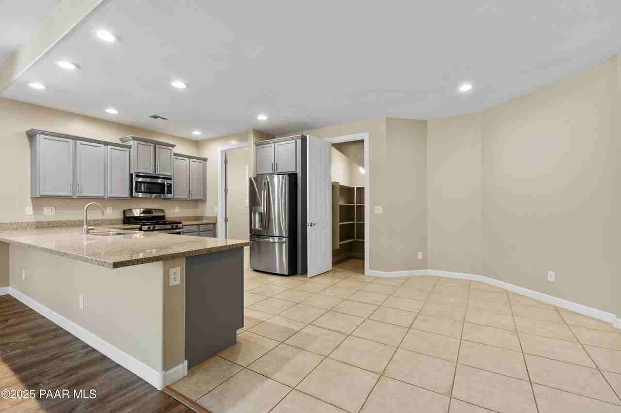 2416 Alberta Way - Photo 7 of 26