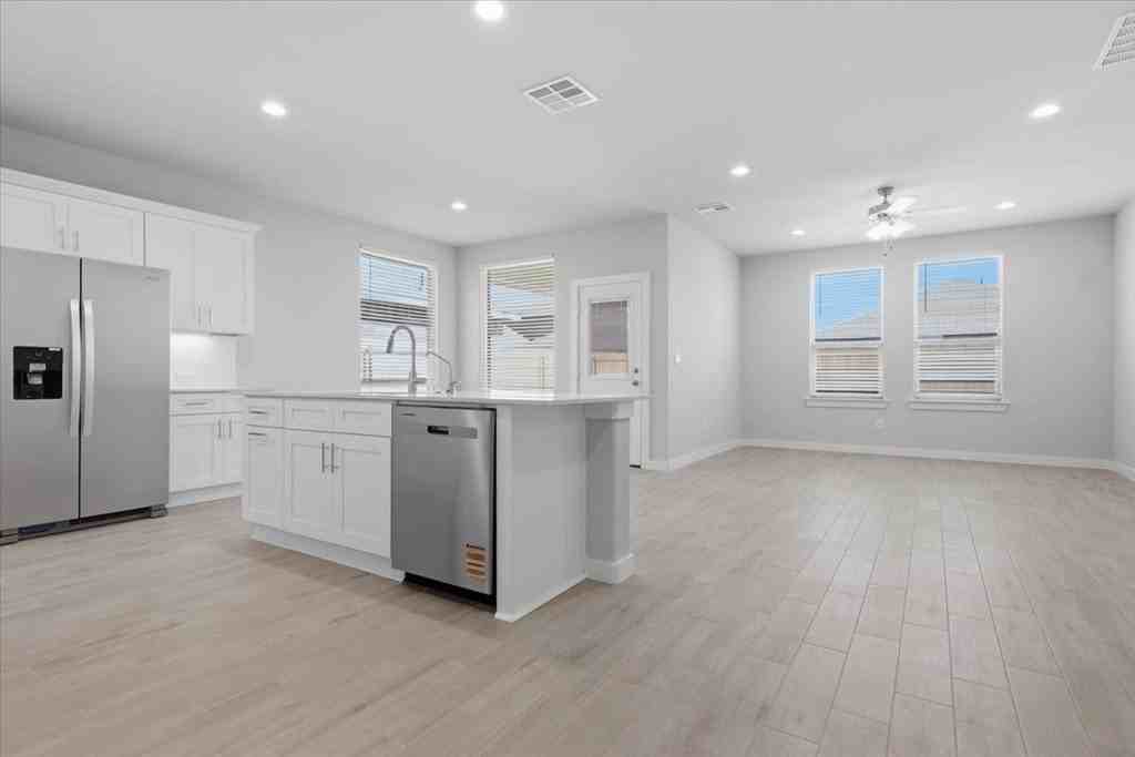 1914 Fortune Dr - Photo 2 of 22