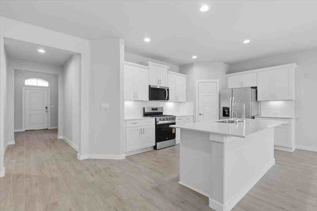 1914 Fortune Dr - Photo 3 of 22